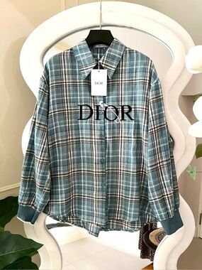 Unisex longe sleeve button down